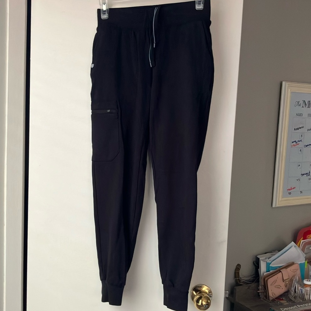 Jaanuu 5 pocket scrub pants. Size XXS Petite